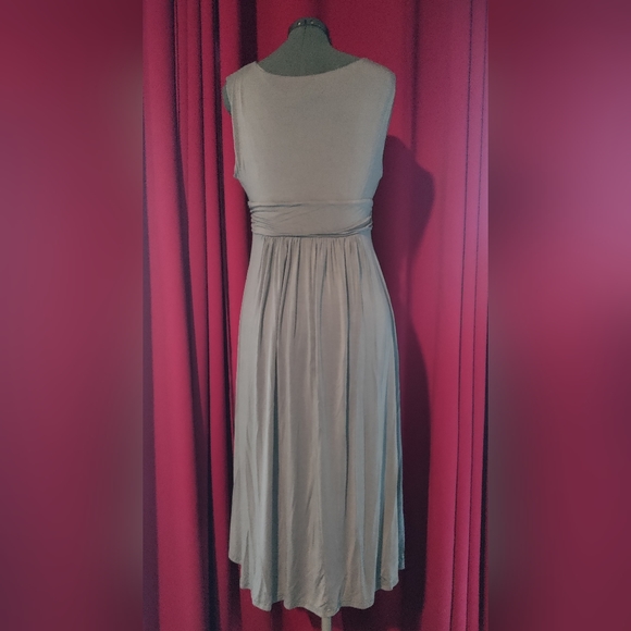 Monroe & Main embroidered midi dress - Picture 2 of 8